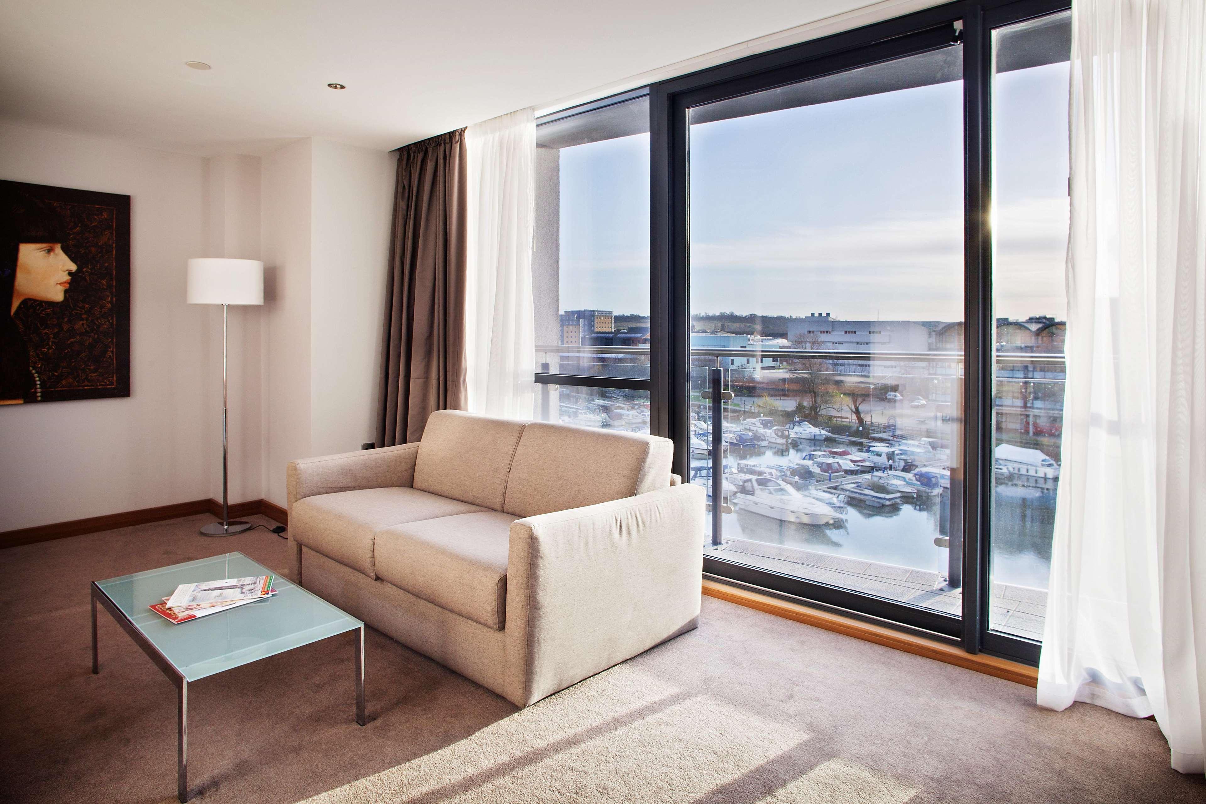 Doubletree By Hilton Lincoln Hotel Eksteriør billede