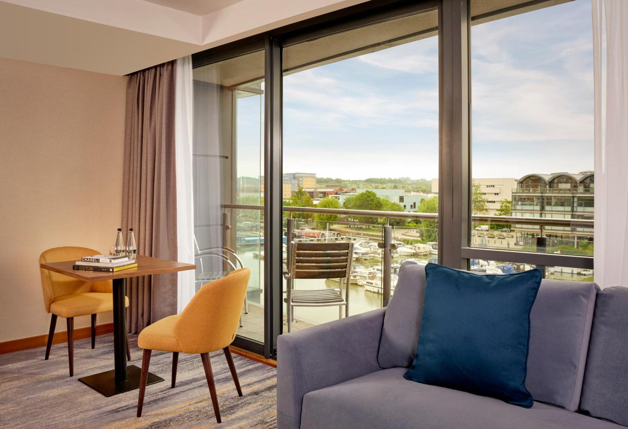 Doubletree By Hilton Lincoln Hotel Eksteriør billede