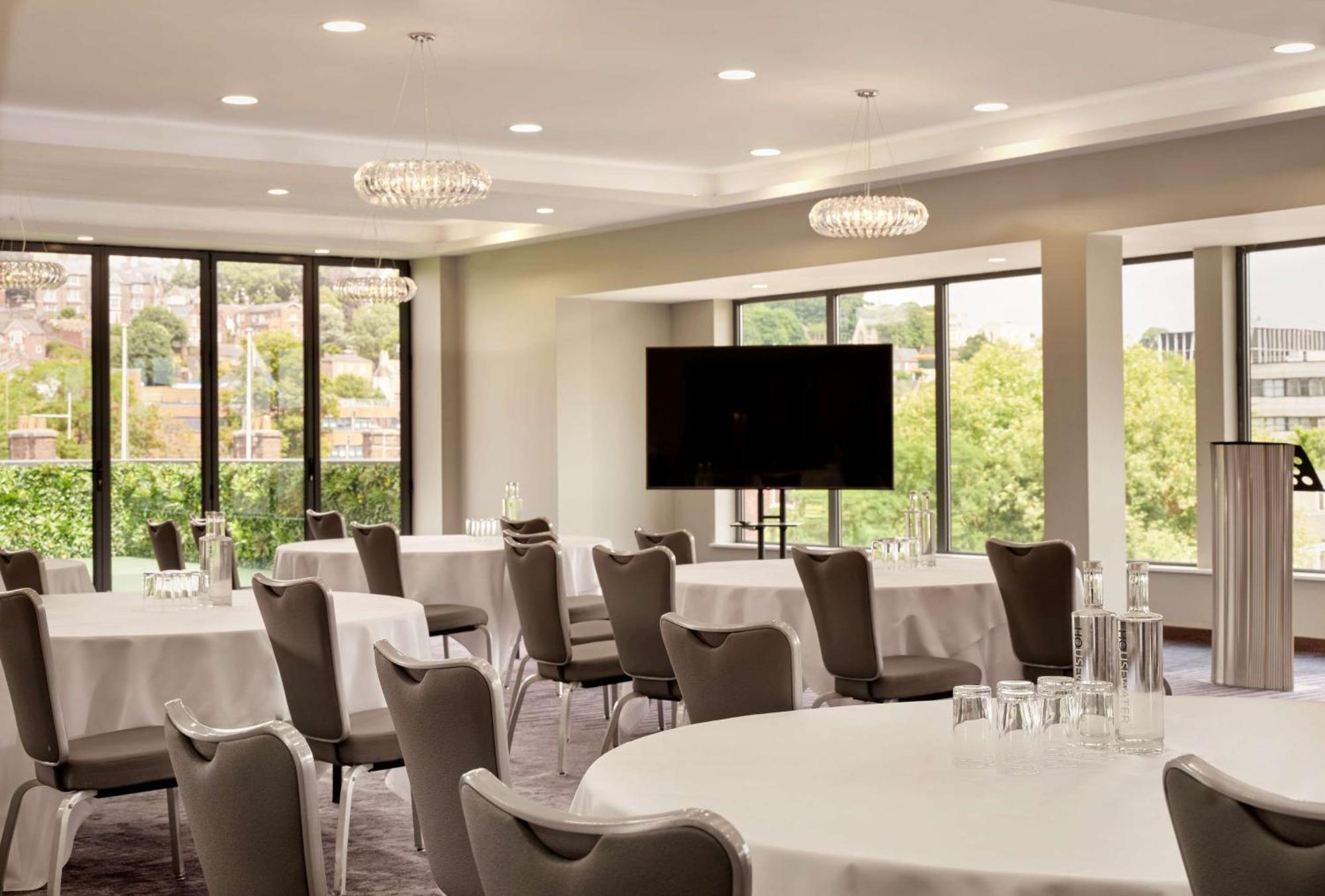 Doubletree By Hilton Lincoln Hotel Eksteriør billede