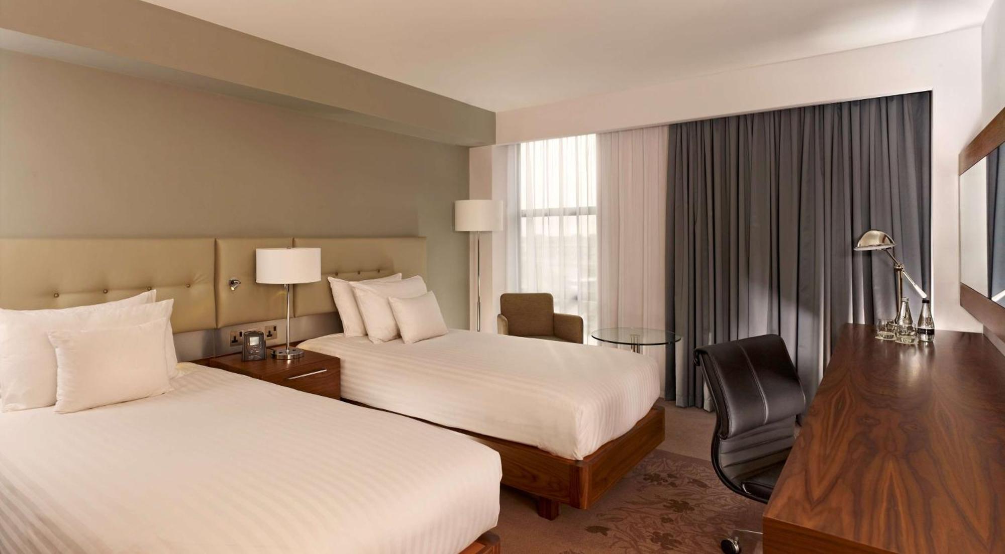 Doubletree By Hilton Lincoln Hotel Eksteriør billede
