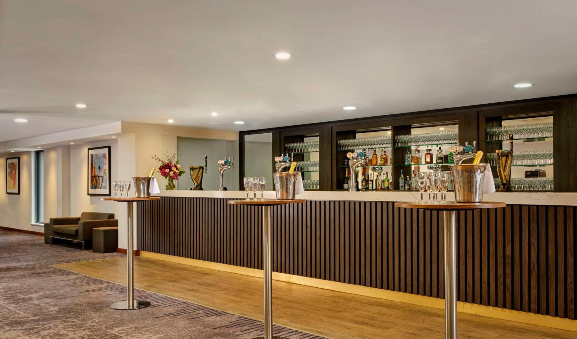 Doubletree By Hilton Lincoln Hotel Eksteriør billede